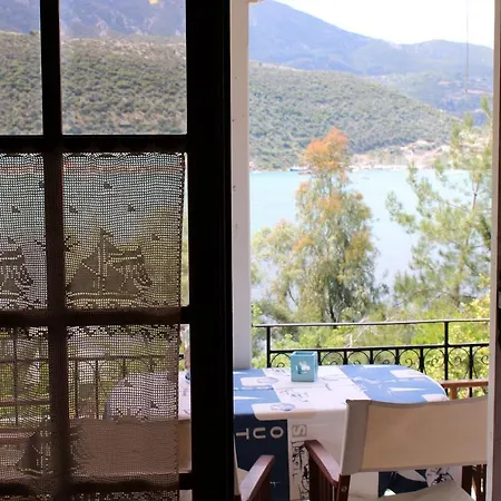 Beach House Lefkada * Yénion